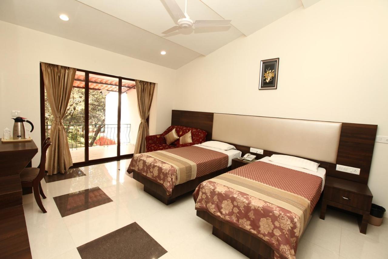 Usha Ascot Hotel Matheran Bagian luar foto