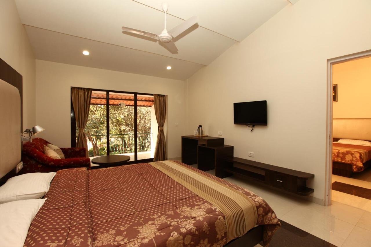 Usha Ascot Hotel Matheran Bagian luar foto