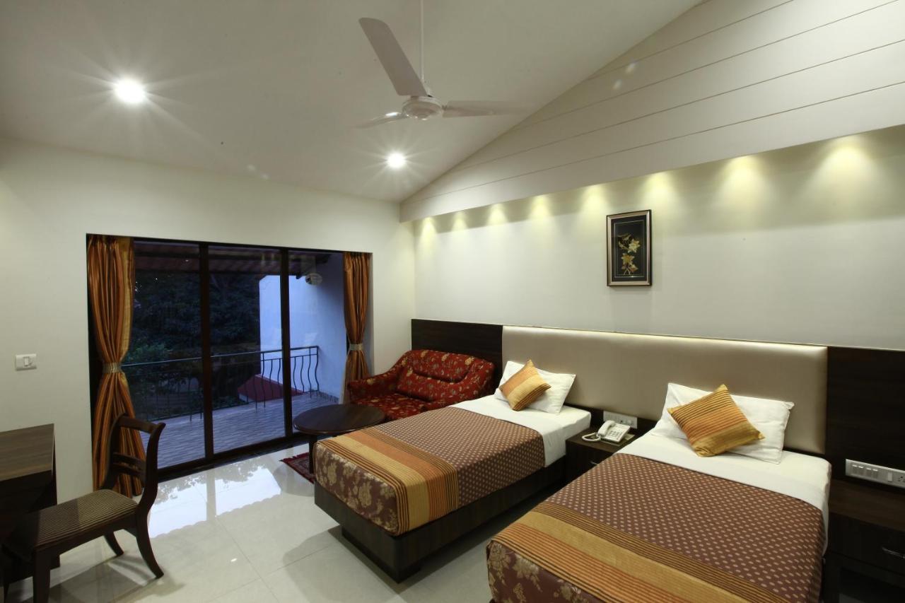 Usha Ascot Hotel Matheran Bagian luar foto